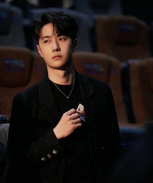 王一博吃瓜视频全集,揭秘娱乐圈幕后真相