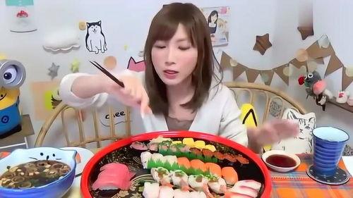 东北小姐姐吃扭蛋瓜视频,趣味吃播引网友热议