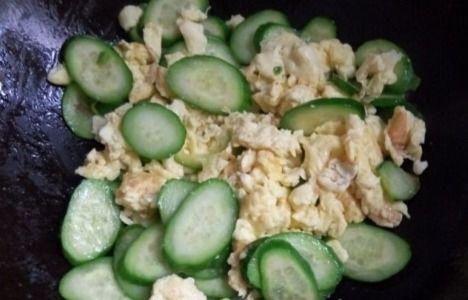 西贝瓜怎么吃美食视频,解锁夏日清新美味新吃法